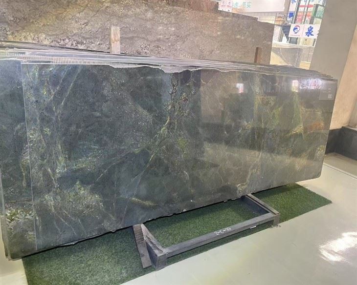 Golden Lightning Granite slab